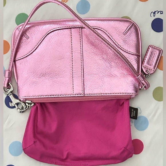 COACH SoHo Metallic Pink Leather Wristlet - Picture 3 of 6
